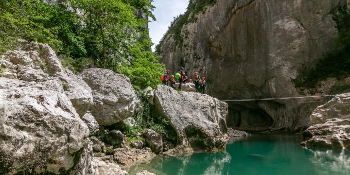 Aqua Trekking vs Canyoning: Which One to Choose in the Verdon?